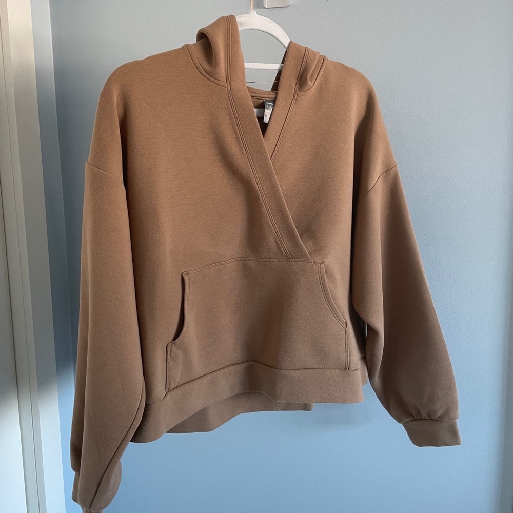π¨π¦ Joe Fresh x Sasha Exeter mocha super soft active crop hoodie, women size M - Picture 4 of 15